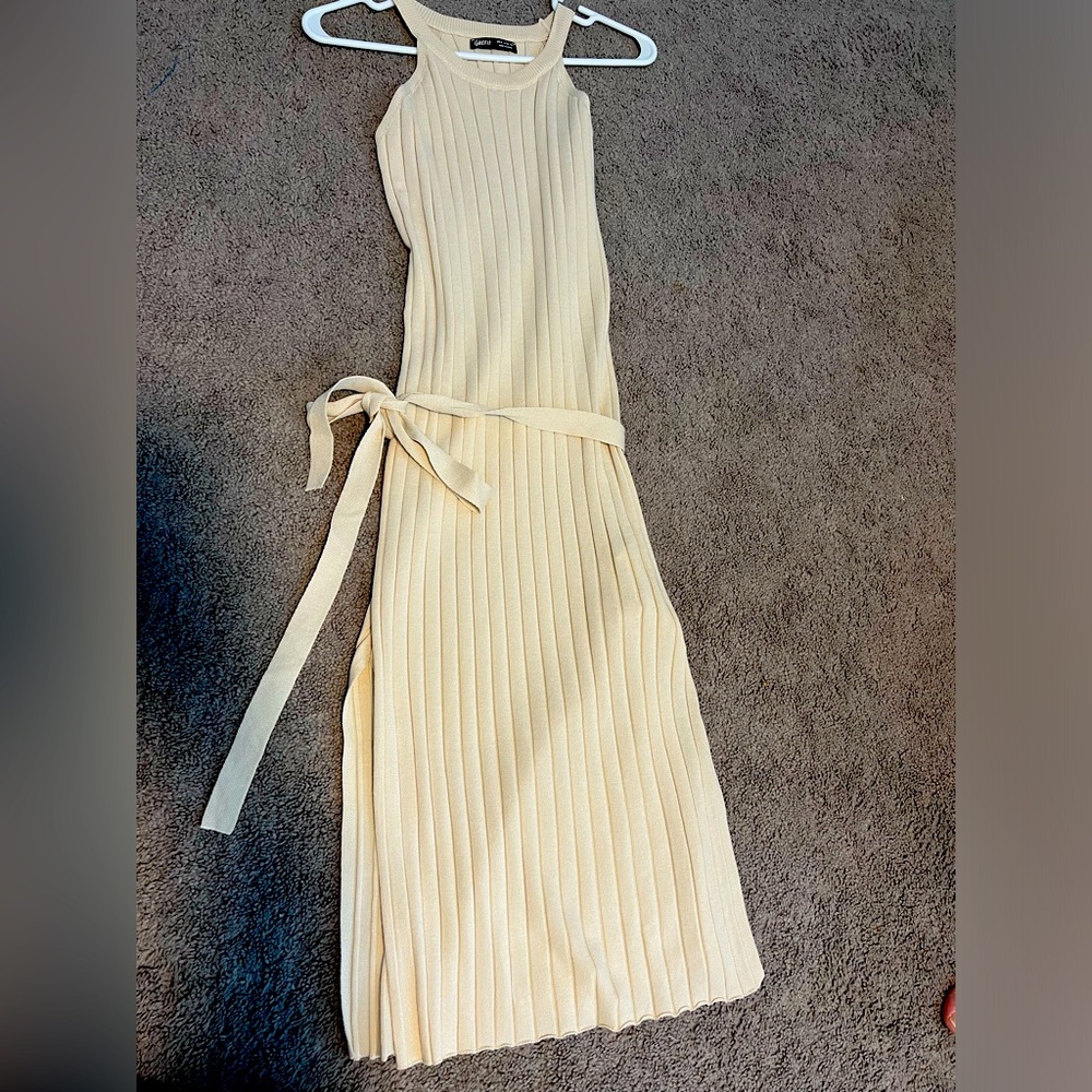 Boutique Cream Dress w waist tie
